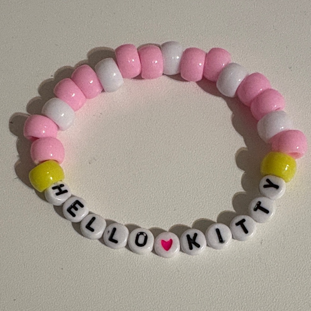 5 for 13$ 🔥 Pink Kandi “Hello Kitty” Elastic Homemade Bracelet 🐾